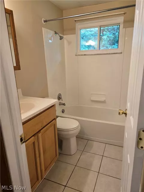 Bath - 4315-4317 Marks Ave, Rootstown, OH 44272 photo 1 of 1