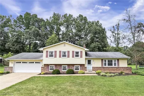 235 Kenwick Dr, Northfield, OH 44067