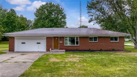 4138 Genevieve Blvd, Stow, OH 44224
