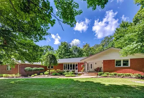 14012 Fox Hollow Dr, Novelty, OH 44072