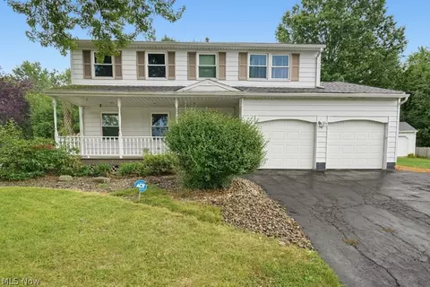 579 Willow Dr SE, Warren, OH 44484