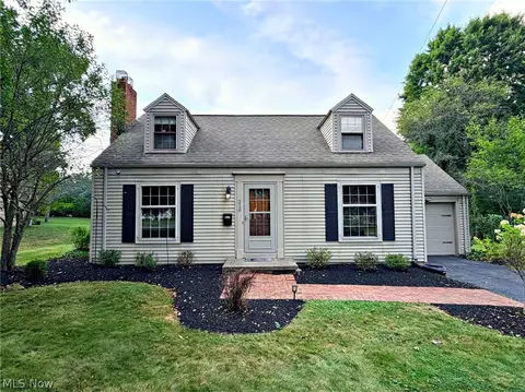 210 Callahan Rd, Canfield, OH 44406