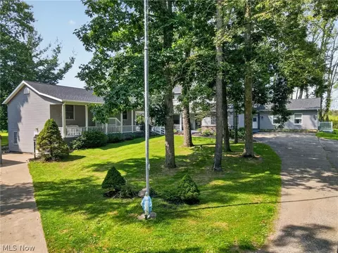 10745 Bell Rd, Newbury, OH 44065