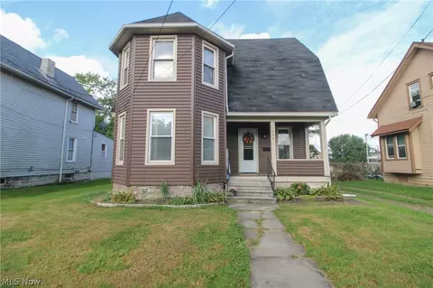 146 Charles Ave SE, Warren, OH 44483