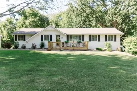 6596 Ivyhill Dr NW, Canal Fulton, OH 44614