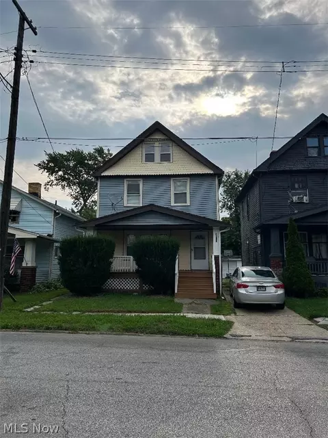 3279 W 97 St, Cleveland, OH 44102