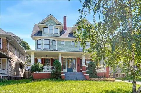 1463 E 105th St, Cleveland, OH 44106