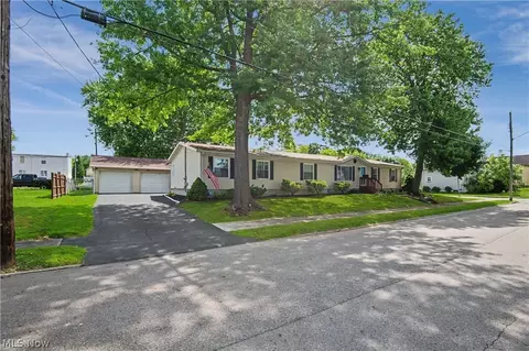 209 Cherry Ave, Niles, OH 44446