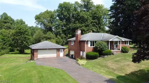 16351 Bowman St NE, Homeworth, OH 44634