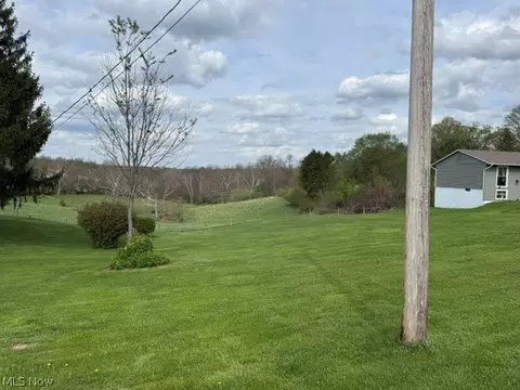 7929 Ridge Rd, Zanesville, OH 43701
