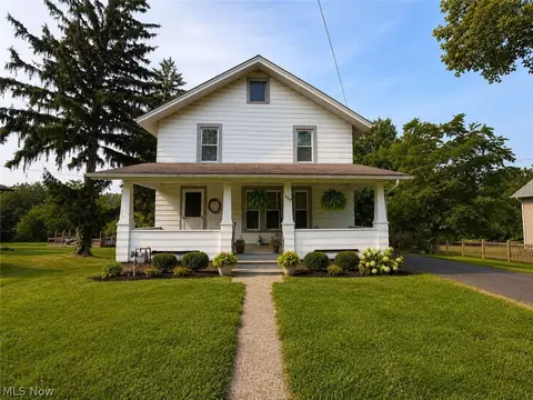 409 E Main St, Madison, OH 44057 photo 2