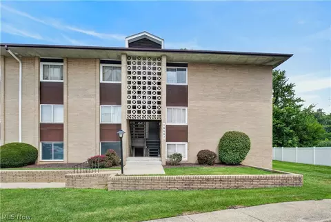10402 N Church Dr #405, Parma Heights, OH 44130