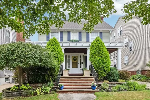 1243 Edwards Ave, Lakewood, OH 44107