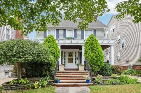1243 Edwards Ave, Lakewood, OH 44107