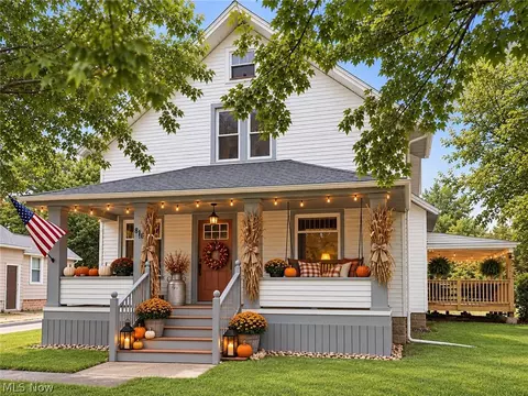 816 Churchill Rd, Girard, OH 44420