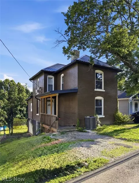 1554 Wheeling Ave, Zanesville, OH 43701