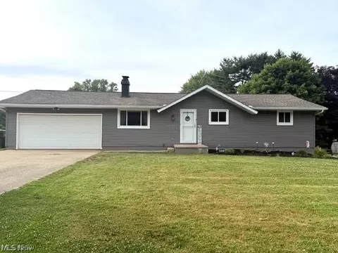 10457 Persimmon St NW, Canal Fulton, OH 44614