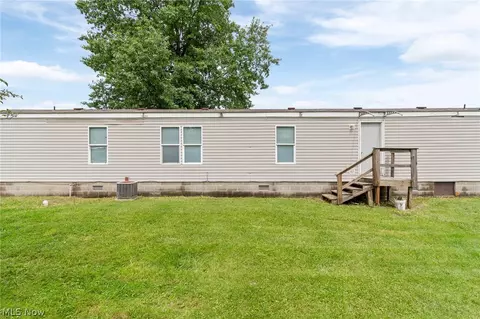 8472 Azalea Rd SW, Dennison, OH 44621 photo 3