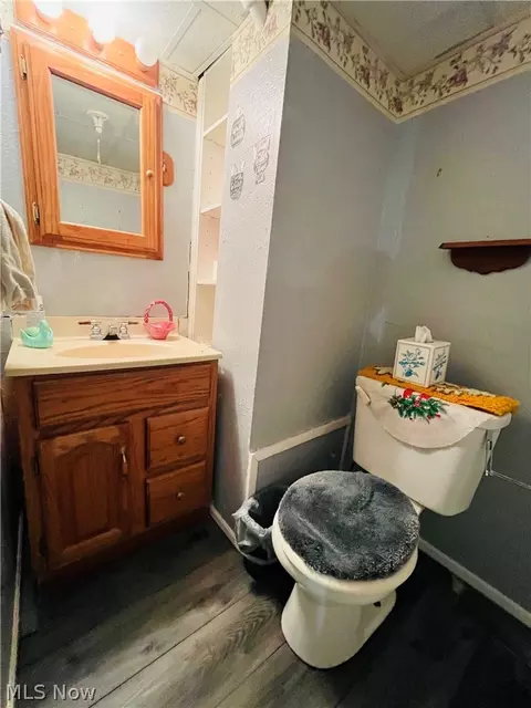 Bath - 2317 W 11th St, Ashtabula, OH 44004 photo 2 of 2