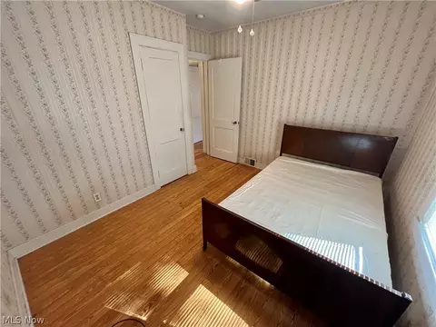 Bedroom - 2317 W 11th St, Ashtabula, OH 44004 photo 2 of 6