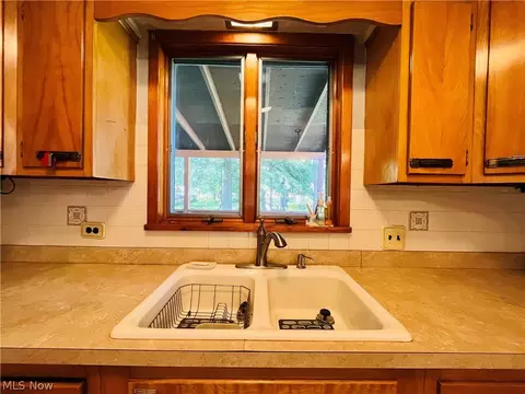 Kitchen - 2317 W 11th St, Ashtabula, OH 44004 photo 3 of 4