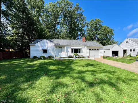 Exterior - 2317 W 11th St, Ashtabula, OH 44004 photo 5 of 16