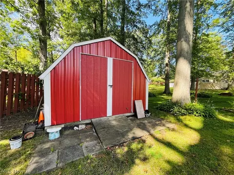 Exterior - 2317 W 11th St, Ashtabula, OH 44004 photo 14 of 16