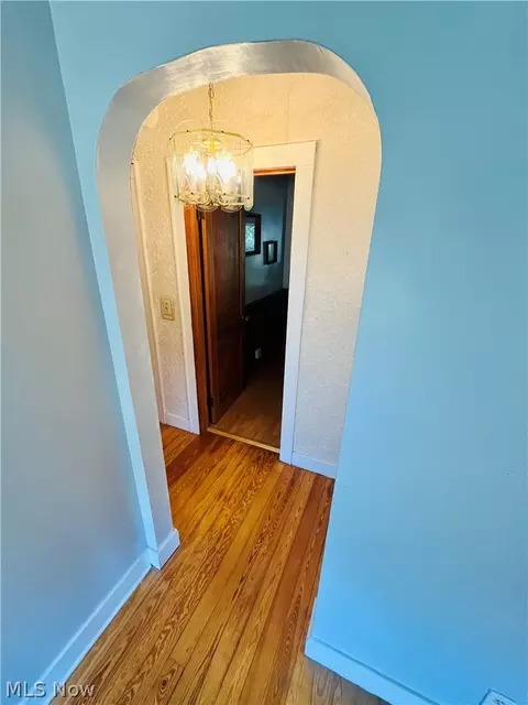 Entry Way - 2317 W 11th St, Ashtabula, OH 44004 photo 2 of 3
