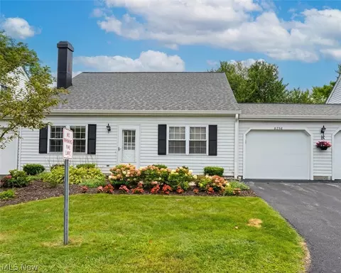 8756 Concord Ct, Chagrin Falls, OH 44023