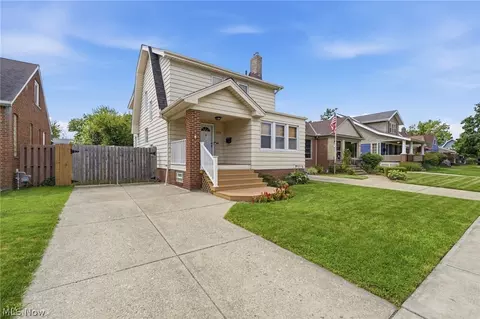 1715 North Ave, Parma, OH 44134
