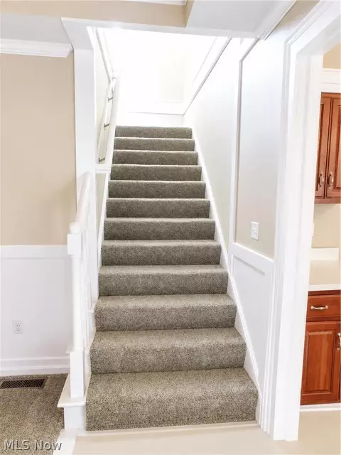 Entry Way - 57 Tuttle Ct, Geneva, OH 44041 photo 4 of 6