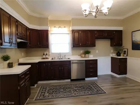 Kitchen - 57 Tuttle Ct, Geneva, OH 44041 photo 2 of 2