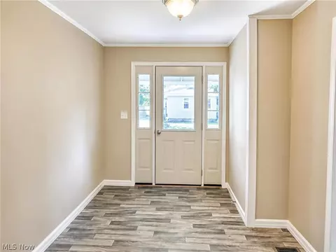 Entry Way - 57 Tuttle Ct, Geneva, OH 44041 photo 2 of 6