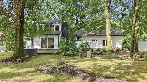 Exterior - 871 Glenbrook Rd, Boardman, OH 44512 photo 4 of 9