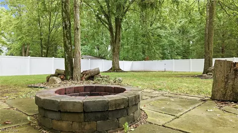 Exterior - 871 Glenbrook Rd, Boardman, OH 44512 photo 7 of 9