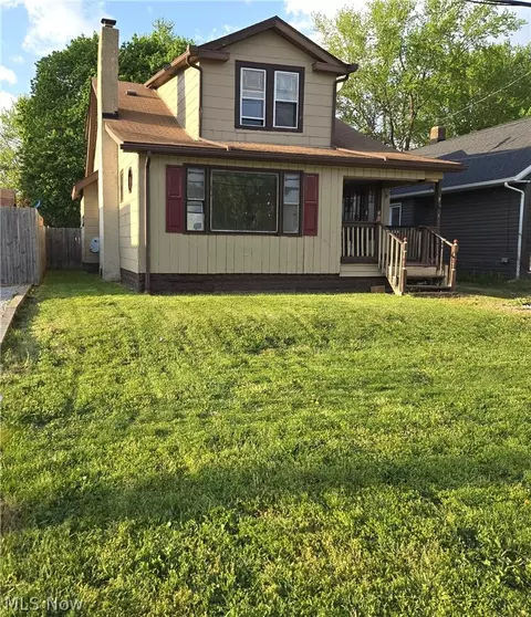 1635 Triplett Blvd, Akron, OH 44306