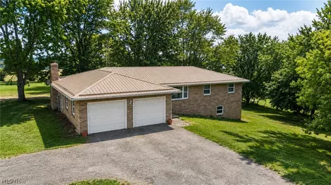4170 Maplelynn St SW, Canton, OH 44706