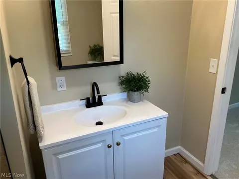 Bath - 39569 Calann Dr, Elyria, OH 44035 photo 3 of 3
