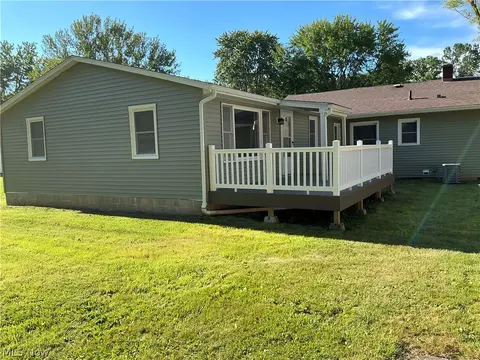 Exterior - 39569 Calann Dr, Elyria, OH 44035 photo 6 of 6