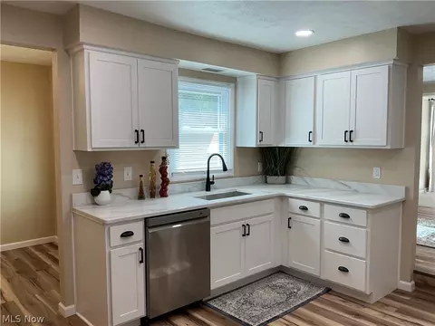 Kitchen - 39569 Calann Dr, Elyria, OH 44035 photo 1 of 2