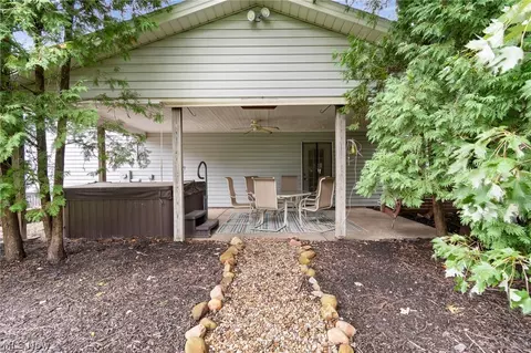 Exterior - 380 Naples Dr, Elyria, OH 44035 photo 4 of 8