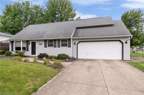 Exterior - 380 Naples Dr, Elyria, OH 44035 photo 2 of 8
