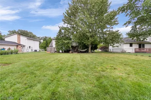 Exterior - 380 Naples Dr, Elyria, OH 44035 photo 7 of 8