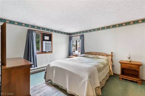 Bedroom - 380 Naples Dr, Elyria, OH 44035 photo 4 of 5