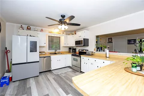 Kitchen - 1425 County Road 1688, Mansfield, OH 44903 photo 1 of 2