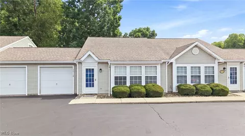 3211 Woodland Trl #B, Cortland, OH 44410