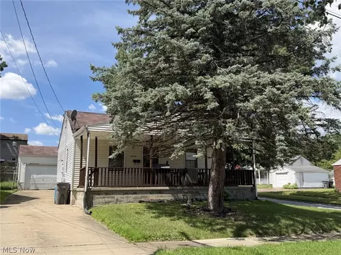 2744 Zedaker St, Youngstown, OH 44502