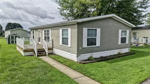 5294 NE L St #140L, Magnolia, OH 44643