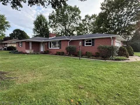 1104 S Broadway St, New Philadelphia, OH 44663