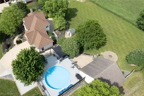 4456 Maplegrove Ave, Louisville, OH 44641